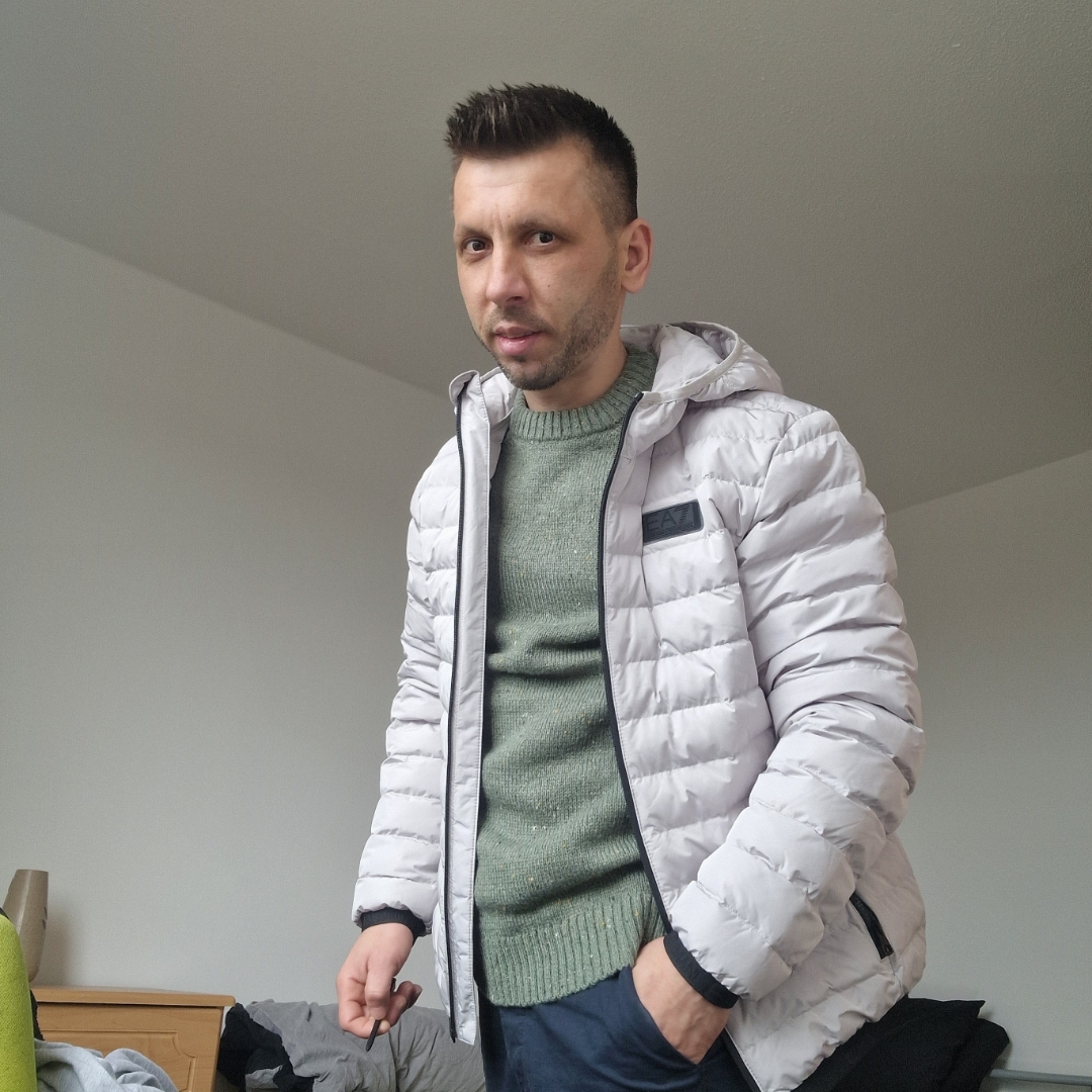 Încărcător 2